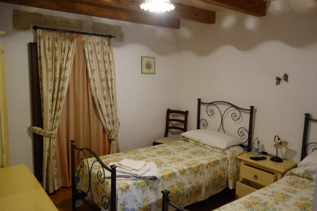 B&B Al Duomo Mola di Bari Δωμάτιο φωτογραφία